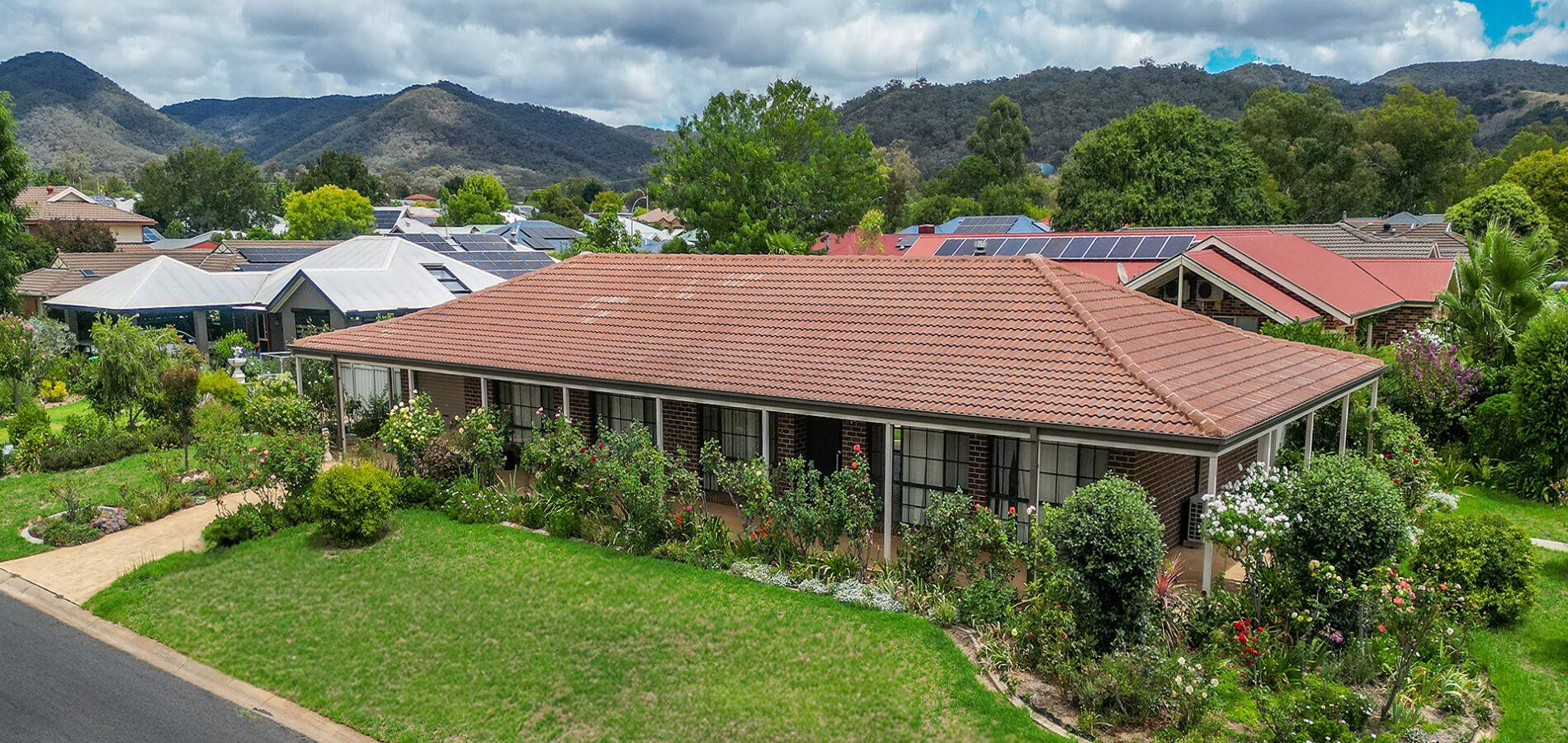 For Sale - 9 McGregor Place - New Property in Mudgee - Real Estate by David Goldring