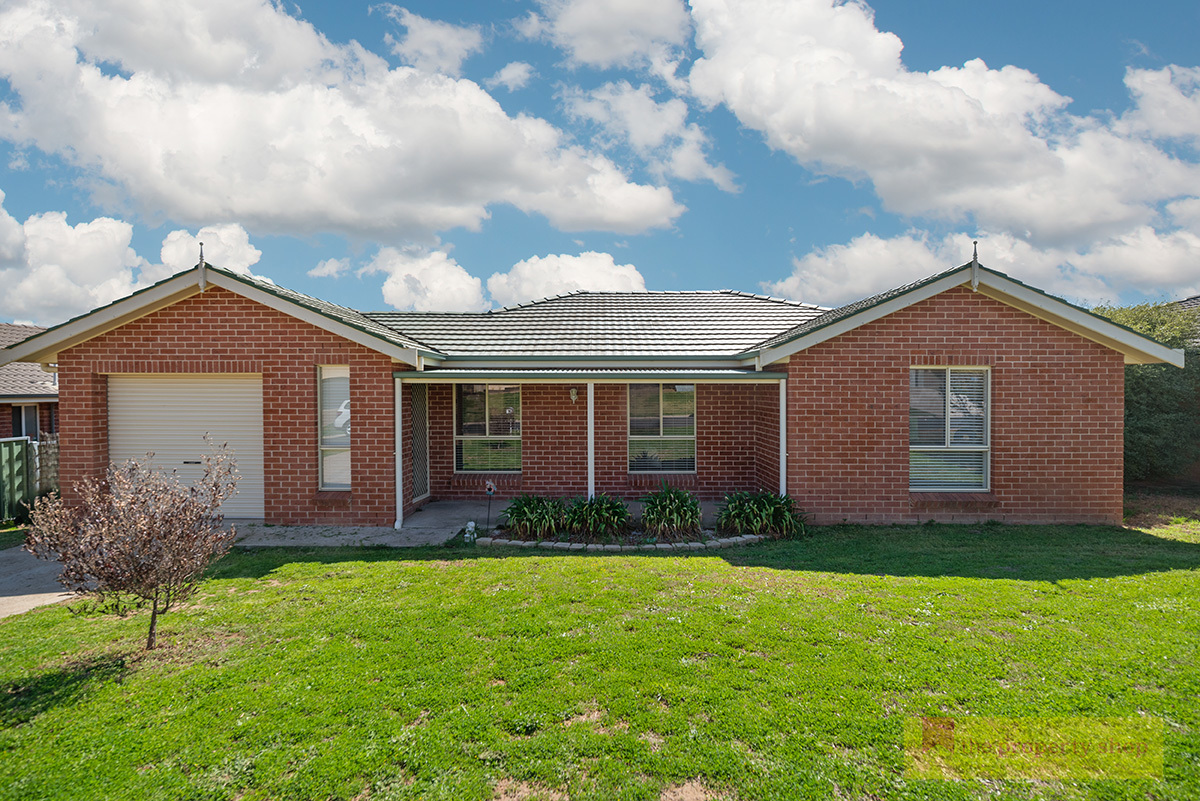 Sold - 9 Flirtation Avenue - New Property in Mudgee - Real Estate by David Goldring
