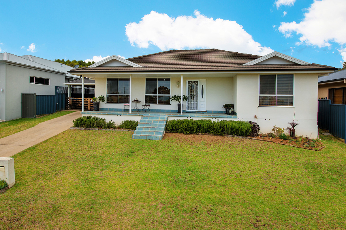 Sold - 10 Flirtation Avenue - New Property in Mudgee - Real Estate by David Goldring